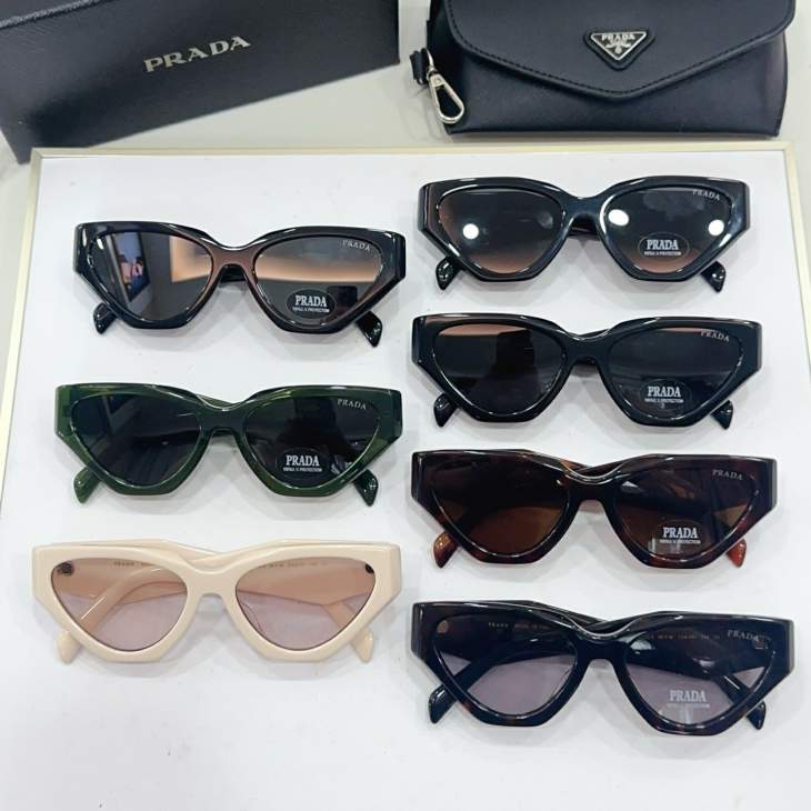 Picture of Prada Sunglasses _SKUfw75015050fw
